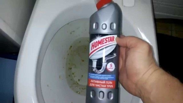 Что делать если в унитазе не уходит вода: способы устранения проблемы
