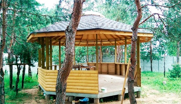 Беседка своими руками из дерева 20 фото