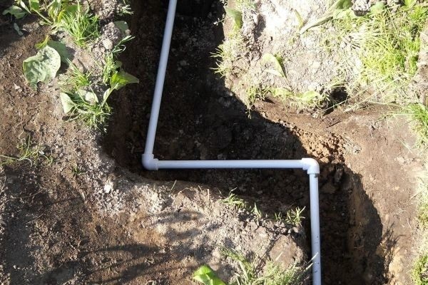 Как копать траншею под водопровод на загородном участке Как копать траншею под водопровод на загородном участке