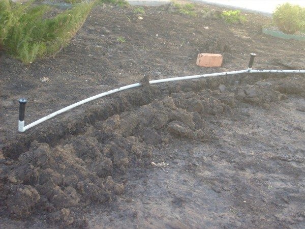 Удобный водопровод для полива участка