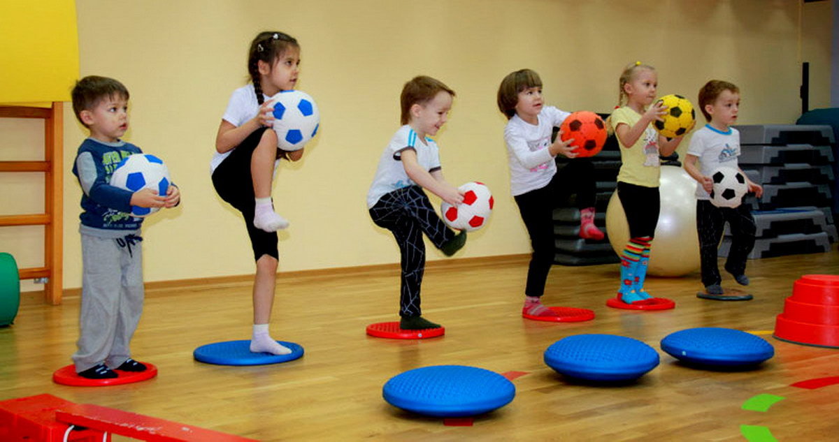 Physical games. Детский фитнес для дошкольников. Физкультура для дошкольников. Занятия на мяче в детском саду. Физическое воспитание детей.