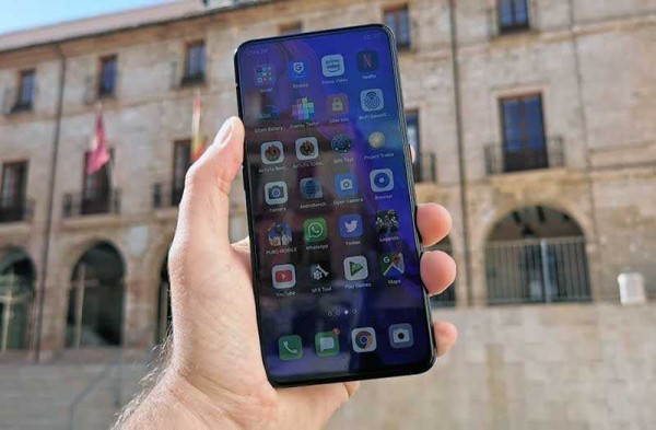 Обзор Oppo Reno: уникальный телефон с выдвижной камерой