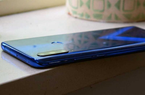 Обзор Honor 9X: роскошный вид и знакомые компоненты Обзор Honor 9X: роскошный вид и знакомые компоненты