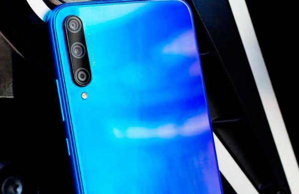 Обзор Honor Play 3: производительный бюджетный телефон Обзор Honor Play 3: производительный бюджетный телефон