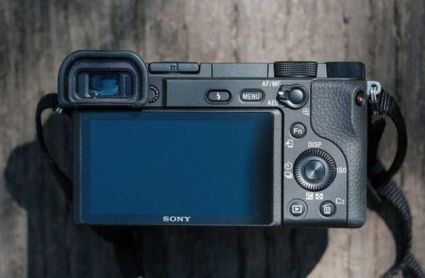 Обзор Sony A6400: беззеркальная камера с лучшим автофокусом Обзор Sony A6400: беззеркальная камера с лучшим автофокусом