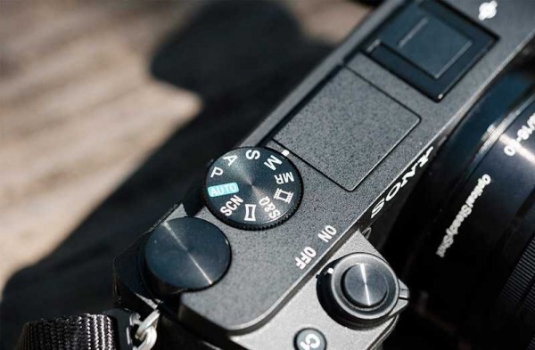 Обзор Sony A6400: беззеркальная камера с лучшим автофокусом Обзор Sony A6400: беззеркальная камера с лучшим автофокусом