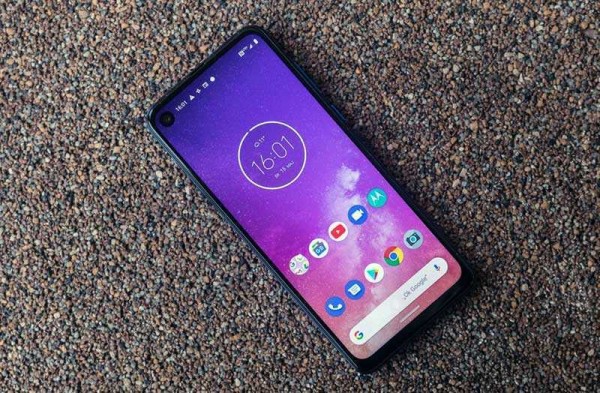 Обзор Motorola One Vision: недорогой телефон с чистым Android