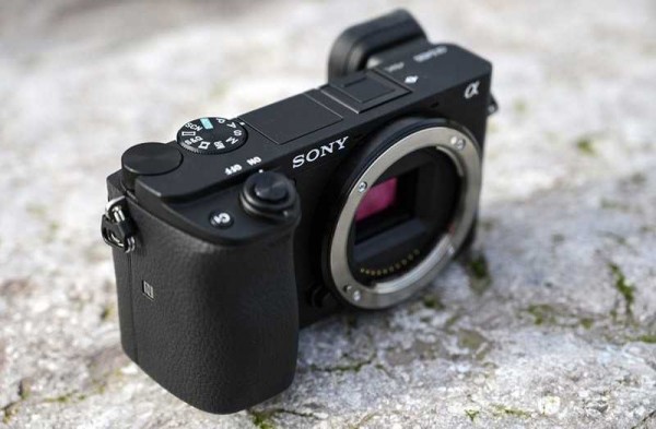 Обзор Sony A6400: беззеркальная камера с лучшим автофокусом Обзор Sony A6400: беззеркальная камера с лучшим автофокусом