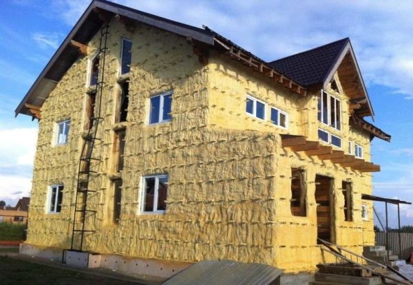 Теплоизоляция пенополиуретаном (ППУ)