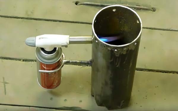 Самодельная походная печка из куска трубы и газовой горелки Самодельная походная печка из куска трубы и газовой горелки