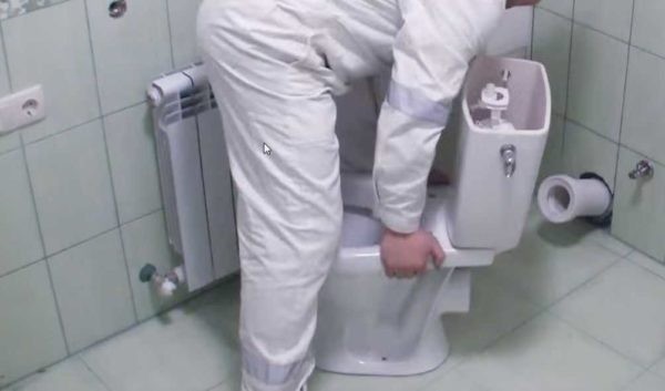 Как самостоятельно установить унитаз