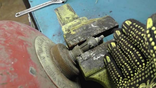 Печь из газовых баллонов сделанная своими руками