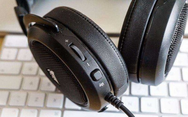 Обзор Corsair HS50 — Я долго ждал эти игровые наушники Corsair, и зря Обзор Corsair HS50 — Я долго ждал эти игровые наушники Corsair, и зря