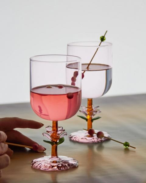 Made in Russia: &laquo;цветочные&raquo; бокалы от Designboom