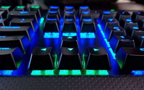 Обзор Corsair K70 RGB Rapidfire: быстрая и настраиваемая клавиатура для геймеров