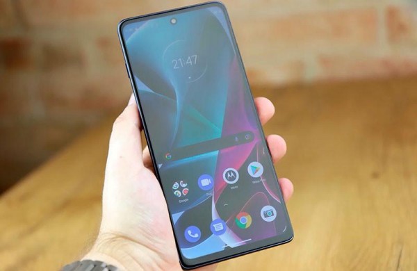 Обзор Motorola Moto G200 5G: смартфон с флагманской производительностью по доступной цене Обзор Motorola Moto G200 5G: смартфон с флагманской производительностью по доступной цене