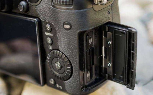 Обзор Panasonic Lumix GH5 — Фотокамера монстр поднимающая планку Обзор Panasonic Lumix GH5 — Фотокамера монстр поднимающая планку