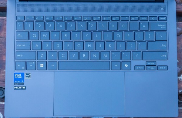 Обзор Asus Zenbook S 14: премиального компактного ноутбука на процессоре Lunar Lake Обзор Asus Zenbook S 14: премиального компактного ноутбука на процессоре Lunar Lake