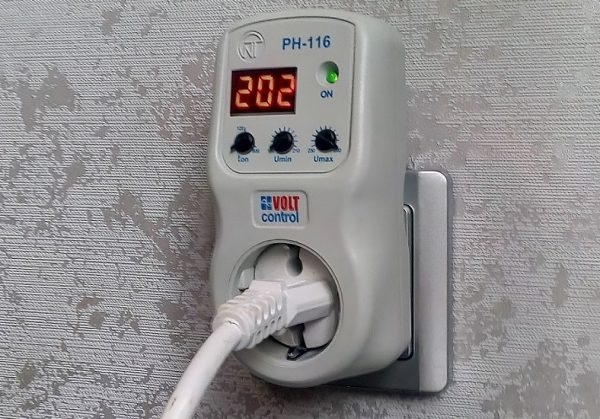 Какое выбрать реле напряжения для защиты бытовых приборов