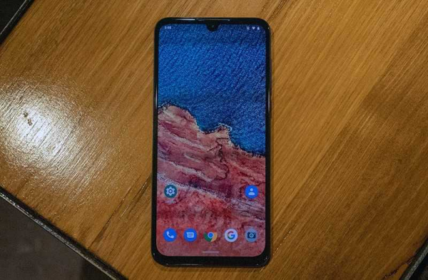 Обзор телефона Motorola One Zoom с четырьмя камерами Обзор телефона Motorola One Zoom с четырьмя камерами