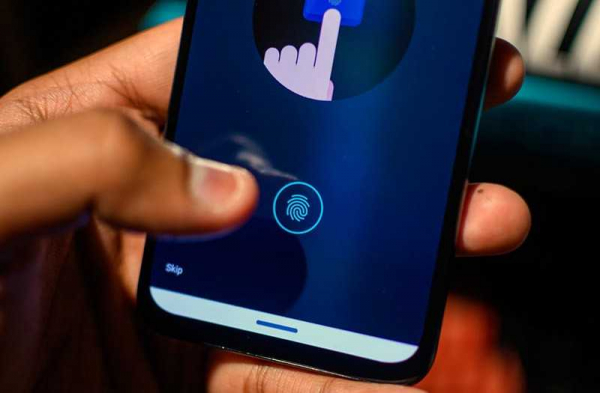 Обзор телефона Motorola One Zoom с четырьмя камерами Обзор телефона Motorola One Zoom с четырьмя камерами