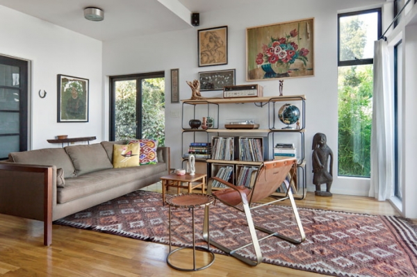 Почему раньше вешали ковры на стену? Почему раньше вешали ковры на стену?