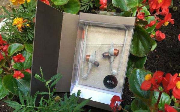 Вам не нужно гнездо для наушников в iPhone. Plantronics BackBeat Go 3 — Обзор Вам не нужно гнездо для наушников в iPhone. Plantronics BackBeat Go 3 — Обзор