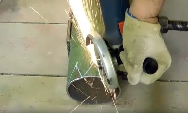 Самодельная походная печка из куска трубы и газовой горелки Самодельная походная печка из куска трубы и газовой горелки