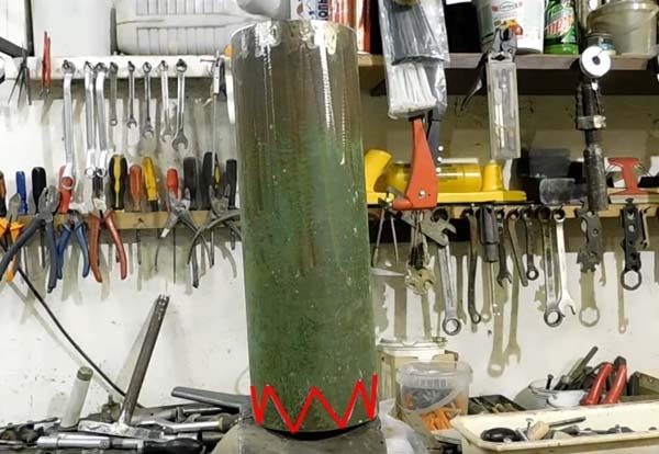 Самодельная походная печка из куска трубы и газовой горелки Самодельная походная печка из куска трубы и газовой горелки