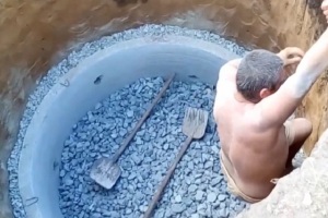 Сливная яма для бани своими руками: разновидности и технология возведения