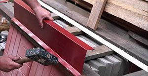 Отделка фундамента дома профлистом своими руками: поэтапная инструкция Отделка фундамента дома профлистом своими руками: поэтапная инструкция