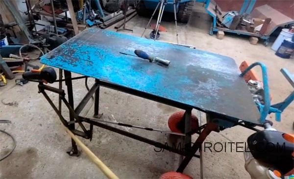 Самодельный станок для пилки дров сделанный из мотокосы