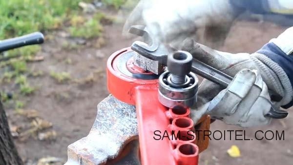 Самодельный гибочный станок для арматуры Самодельный гибочный станок для арматуры
